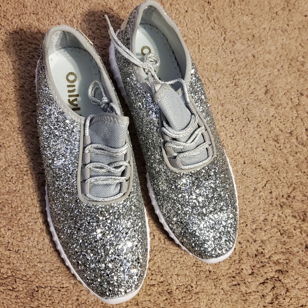OnlyU Iris silver glitter sneakers size 11